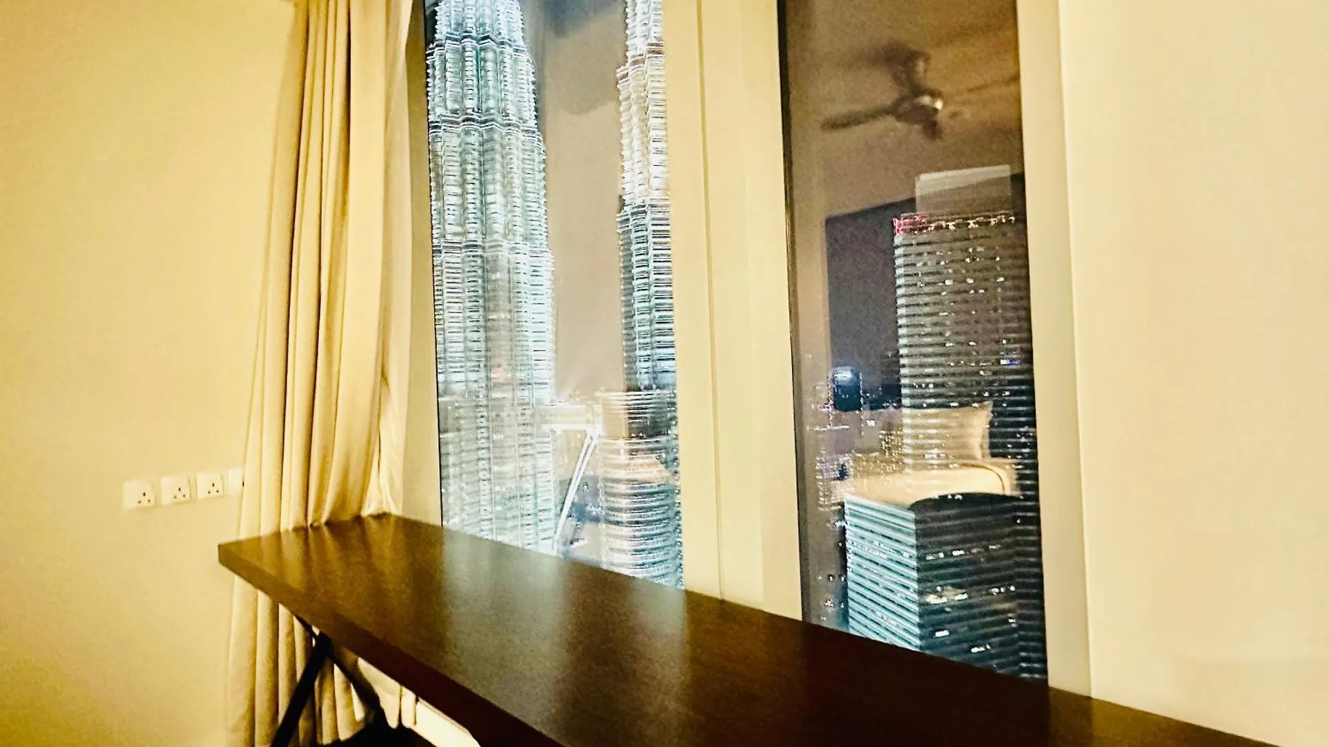 Tropicana The Residences - Klcc By Luxury World كوالالمبور شقة