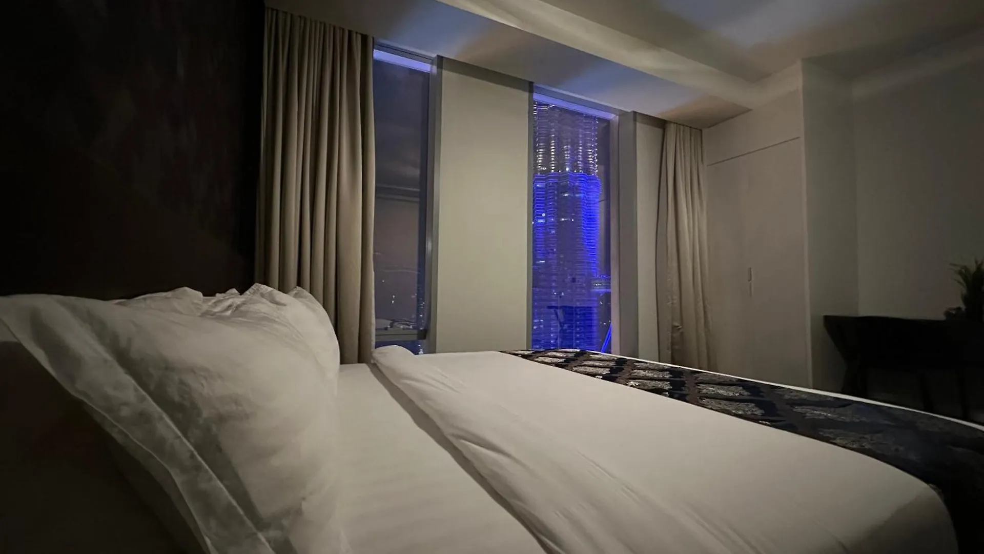 Tropicana The Residences - Klcc By Luxury World كوالالمبور 0*,