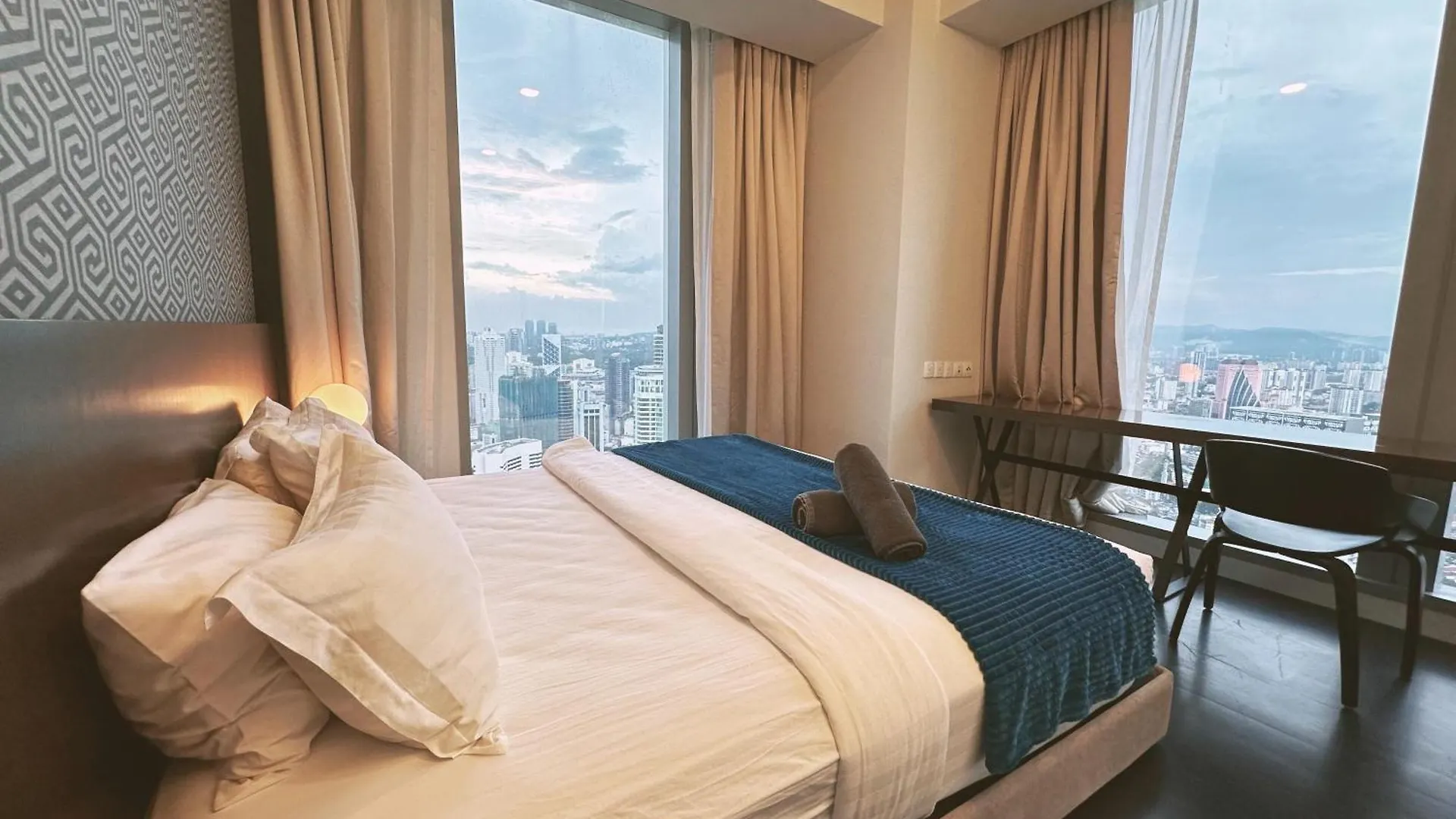 Tropicana The Residences - Klcc By Luxury World كوالالمبور